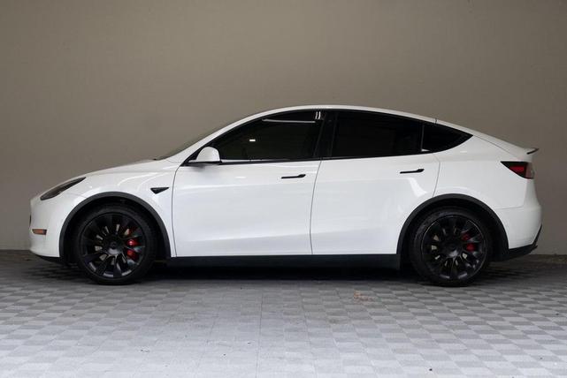 Photo of 2021 White Tesla Model Y