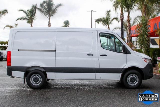 Photo of 2022 White Mercedes-Benz Sprinter 2500