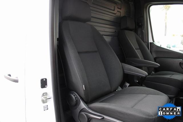 Photo of 2022 White Mercedes-Benz Sprinter 2500