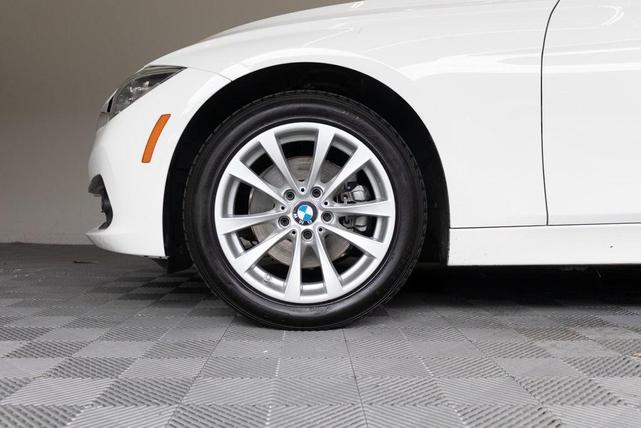 Photo of 2018 Alpine White BMW 320