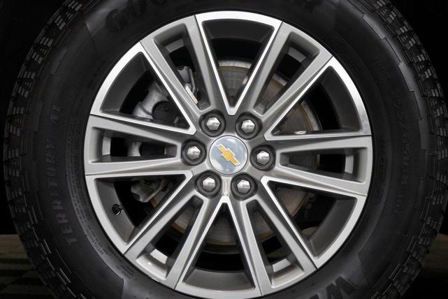 Photo of 2023 Sterling Gray Metallic Chevrolet Traverse