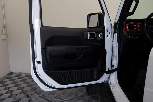 Photo of 2021 Bright White Clearcoat Jeep Wrangler