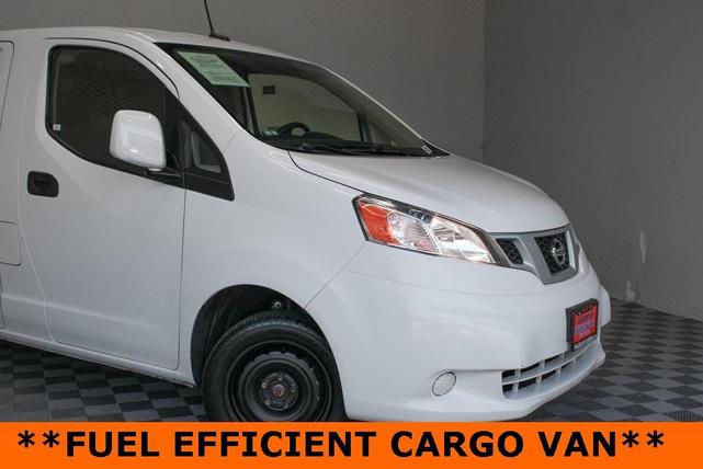 Photo of 2021 Cloud White Nissan NV200