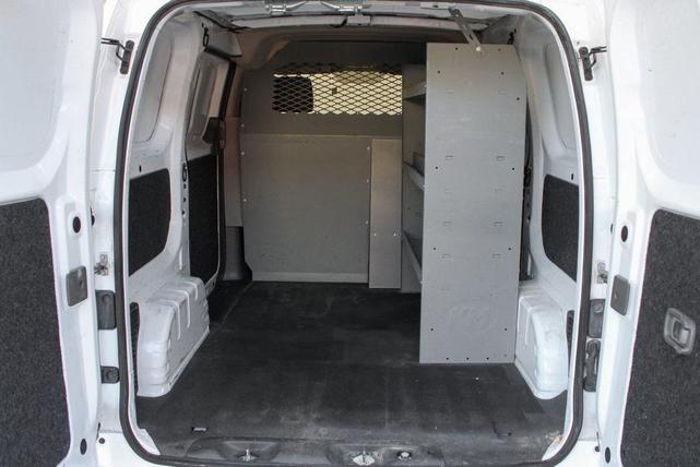 Photo of 2021 Cloud White Nissan NV200