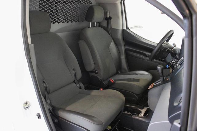 Photo of 2021 Cloud White Nissan NV200