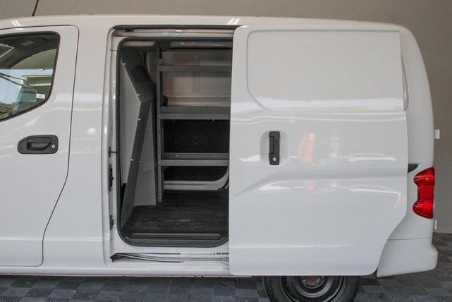 Photo of 2021 Cloud White Nissan NV200