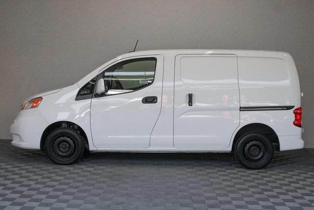 Photo of 2021 Cloud White Nissan NV200