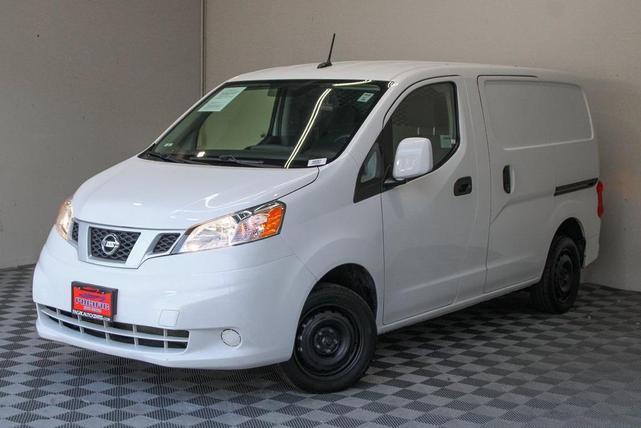 Photo of 2021 Cloud White Nissan NV200