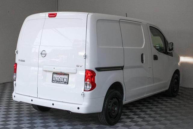 Photo of 2021 Cloud White Nissan NV200