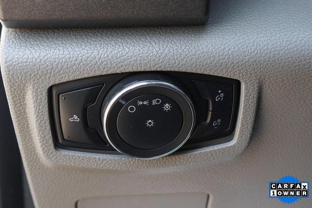 Photo of 2022 Oxford White Ford F-350