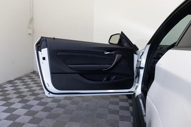 Photo of 2017 White BMW M2