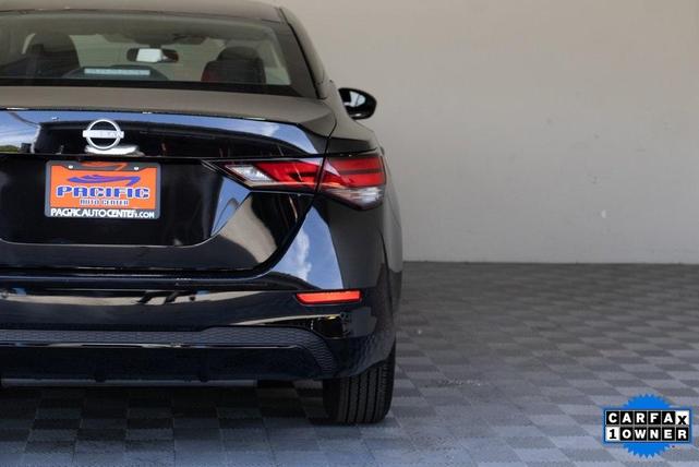 Photo of 2025 Black Nissan Sentra