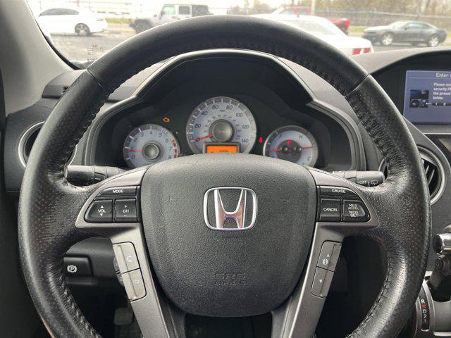 Photo of 2015 White Diamond Pearl Honda Pilot