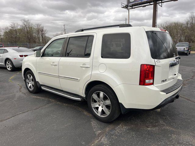 Photo of 2015 White Diamond Pearl Honda Pilot