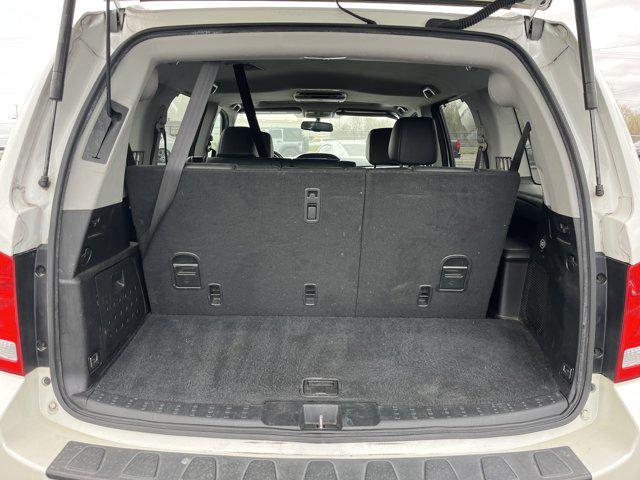Photo of 2015 White Diamond Pearl Honda Pilot