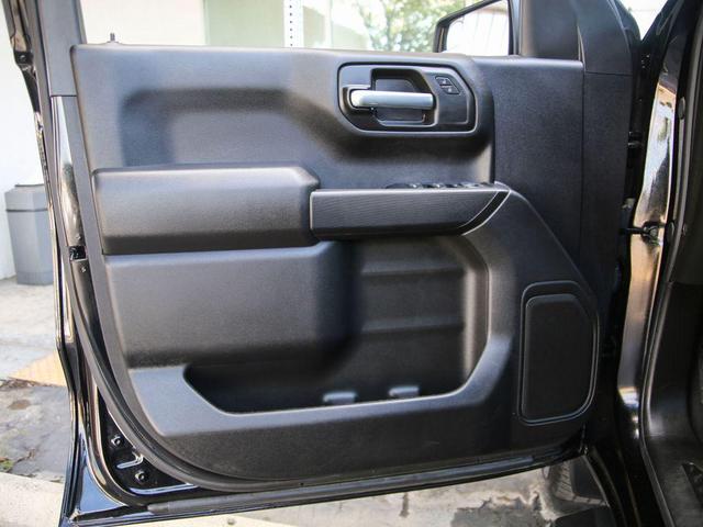 Photo of 2024 Onyx Black GMC Sierra 1500