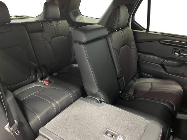 Photo of 2025 Platinum White Pearl Honda Pilot