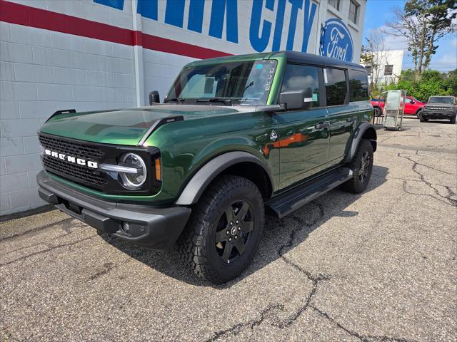 Photo of 2025 Eruption Green Metallic Ford Bronco