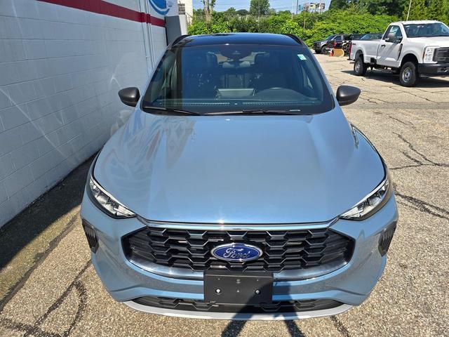 Photo of 2024 Vapor Blue Metallic Ford Escape
