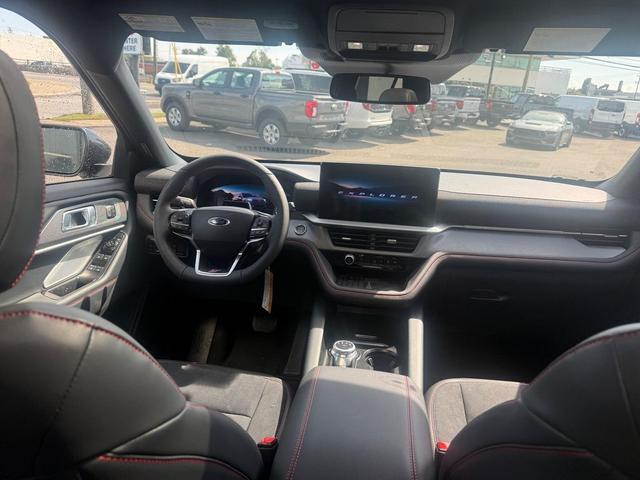 Photo of 2025 Agate Black Metallic Ford Explorer