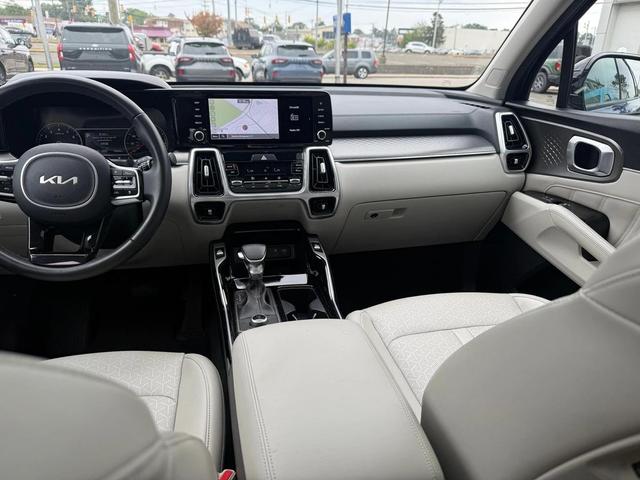 Photo of 2022 Sapphire Blue Kia Sorento
