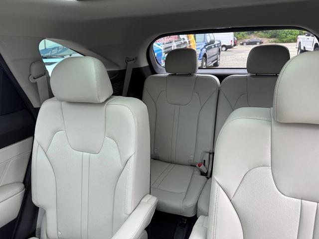 Photo of 2022 Sapphire Blue Kia Sorento