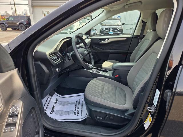 Photo of 2021 Agate Black Metallic Ford Escape