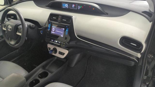 Photo of 2016 Black Toyota Prius