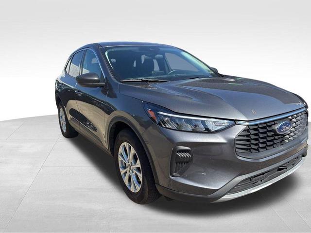 Photo of 2023 Carbonized Gray Metallic Ford Escape