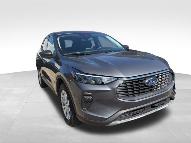 Photo of 2023 Carbonized Gray Metallic Ford Escape