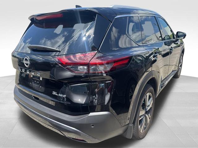 Photo of 2023 Super Black Nissan Rogue