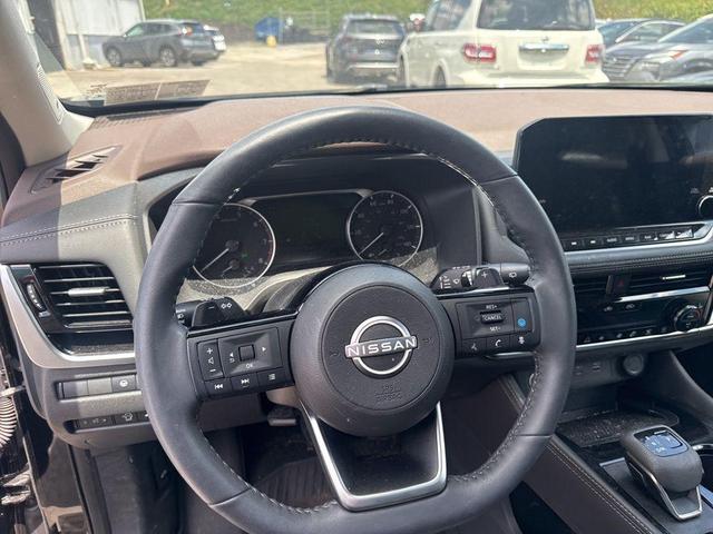 Photo of 2023 Super Black Nissan Rogue