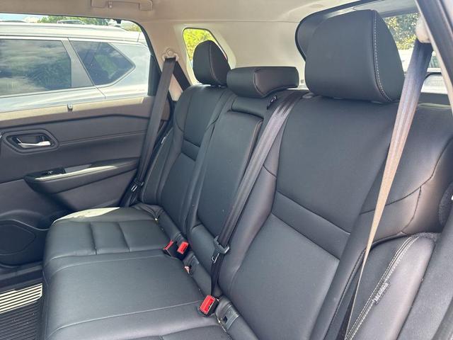 Photo of 2023 Super Black Nissan Rogue