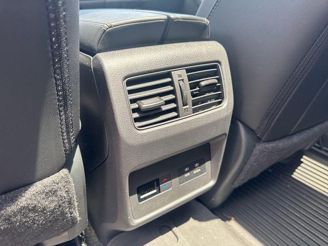 Photo of 2023 Super Black Nissan Rogue