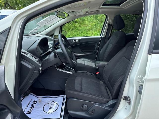 Photo of 2020 White Platinum Clearcoat Metallic Ford EcoSport