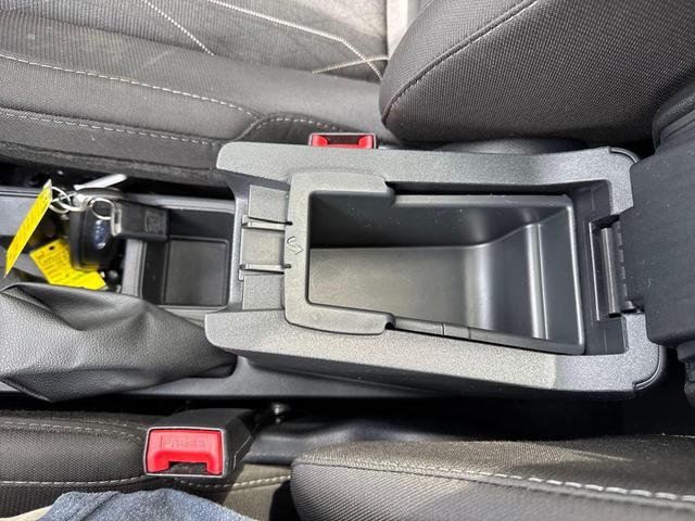 Photo of 2020 White Platinum Clearcoat Metallic Ford EcoSport