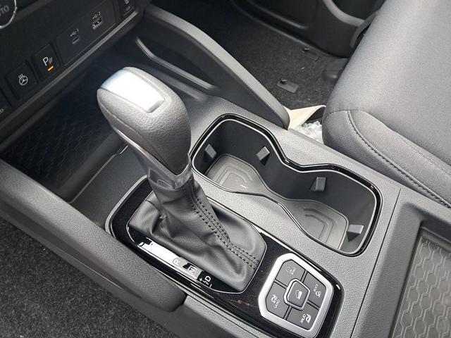 Photo of 2026 Glacier White Nissan Frontier