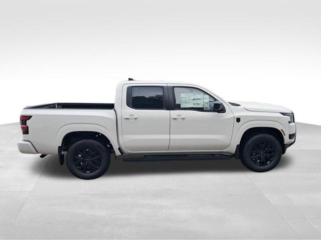 Photo of 2026 Glacier White Nissan Frontier