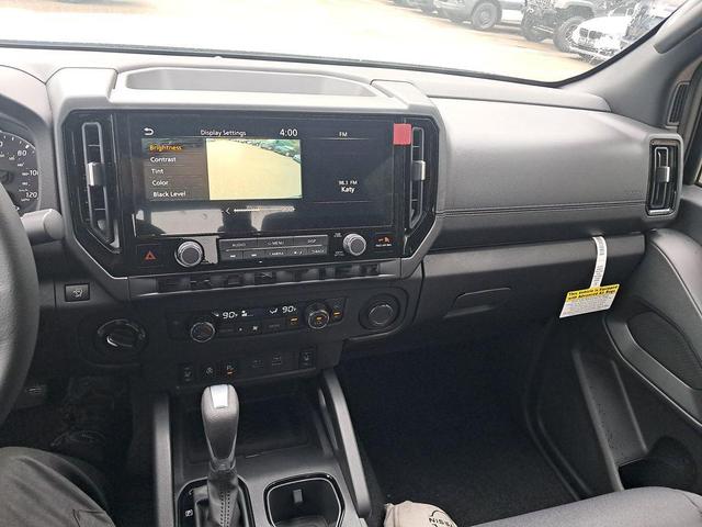 Photo of 2026 Glacier White Nissan Frontier