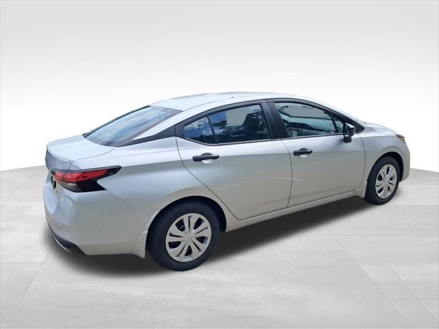Photo of 2025 Brilliant Silver Metallic Nissan Versa