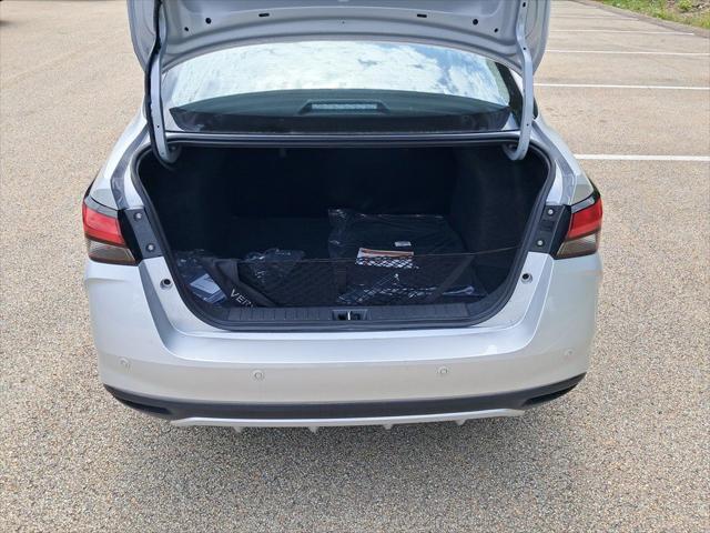 Photo of 2025 Brilliant Silver Metallic Nissan Versa
