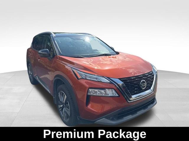 Photo of 2021 Sunset Drift Chromaflair/Super Black Nissan Rogue