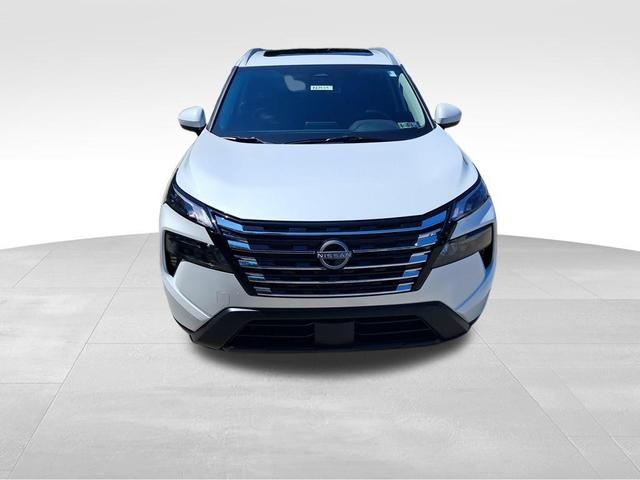 Photo of 2025 Everest White Pearl Nissan Rogue