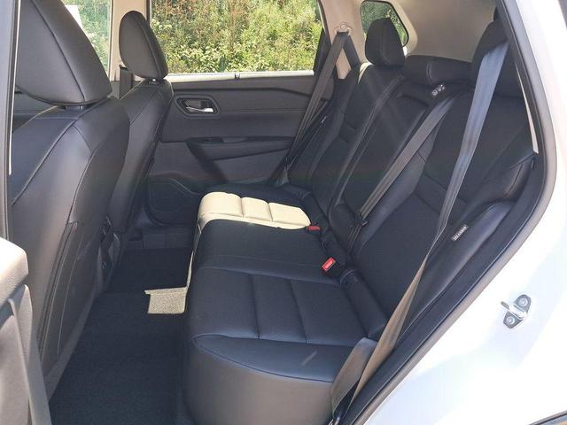 Photo of 2025 Everest White Pearl Nissan Rogue