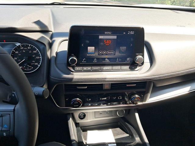 Photo of 2025 Everest White Pearl Nissan Rogue