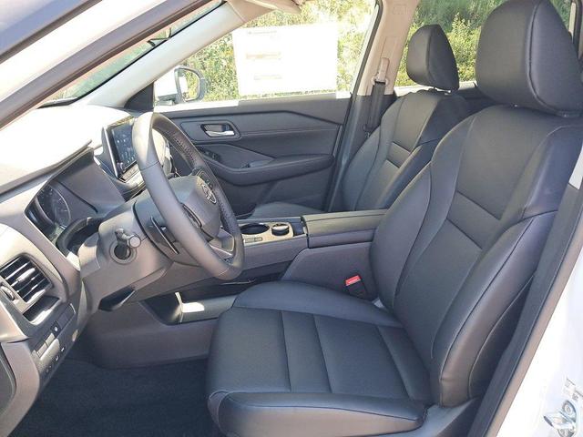 Photo of 2025 Everest White Pearl Nissan Rogue