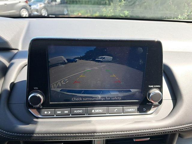 Photo of 2025 Everest White Pearl Nissan Rogue