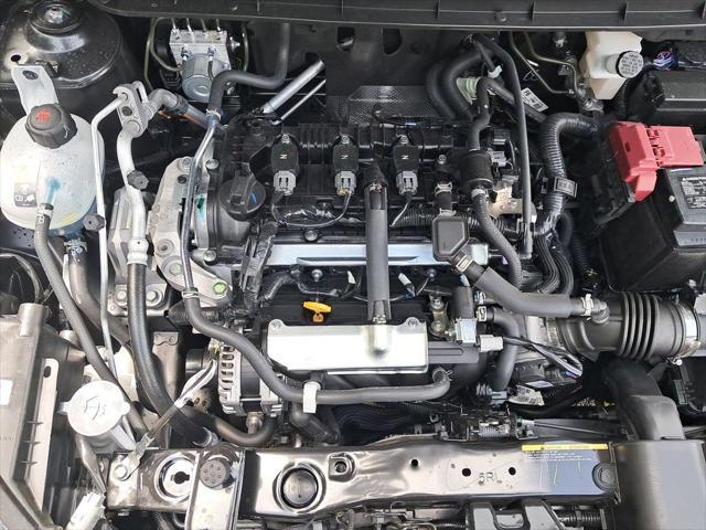Photo of 2025 Gun Metallic Nissan Kicks