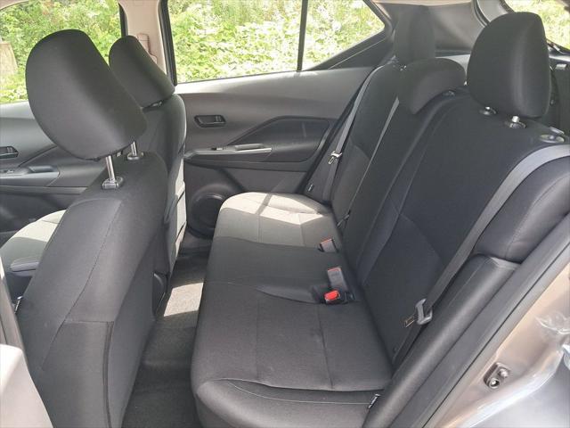 Photo of 2025 Gun Metallic Nissan Kicks
