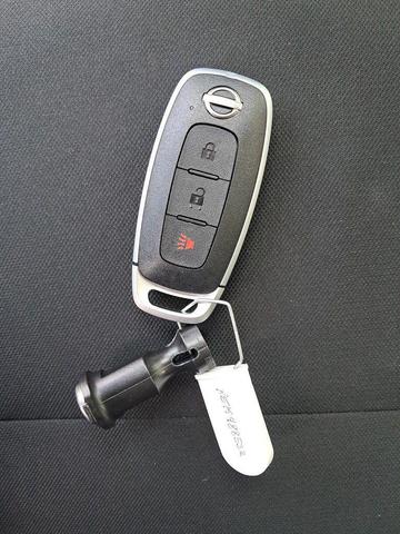Photo of 2025 Gun Metallic Nissan Kicks